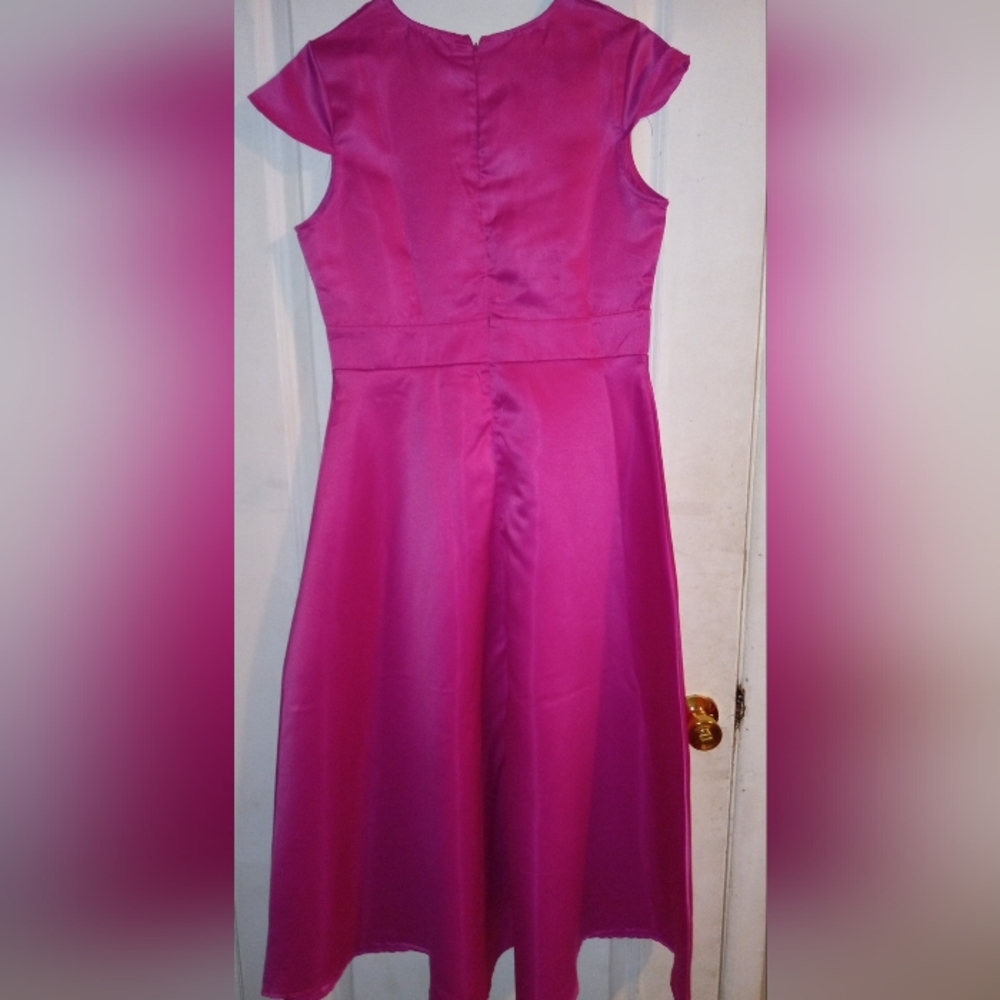 Hot pink dress soft material zip in the back New never worn